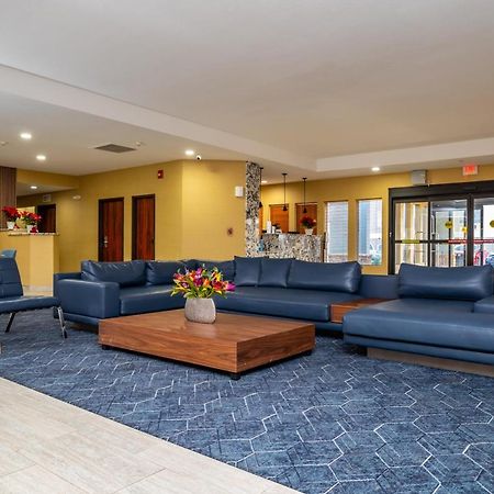 Endeavor Inn & Suites, Trademark Collection By Wyndham Topeka Kültér fotó